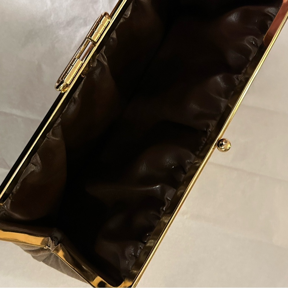 Vintage Velveteen Clutch Purse in light brown with gold-tone hardware - Picture 5 of 10